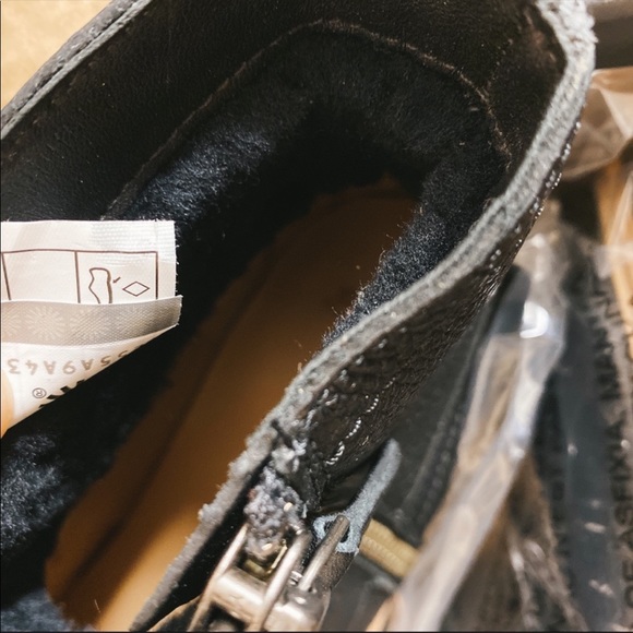 UGG Dalvin Zip Boot with Genuine Shearling - Picture 6 of 8